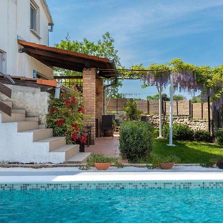 Apartment Adriana On Peaceful Location With Pool Pula Exterior photo