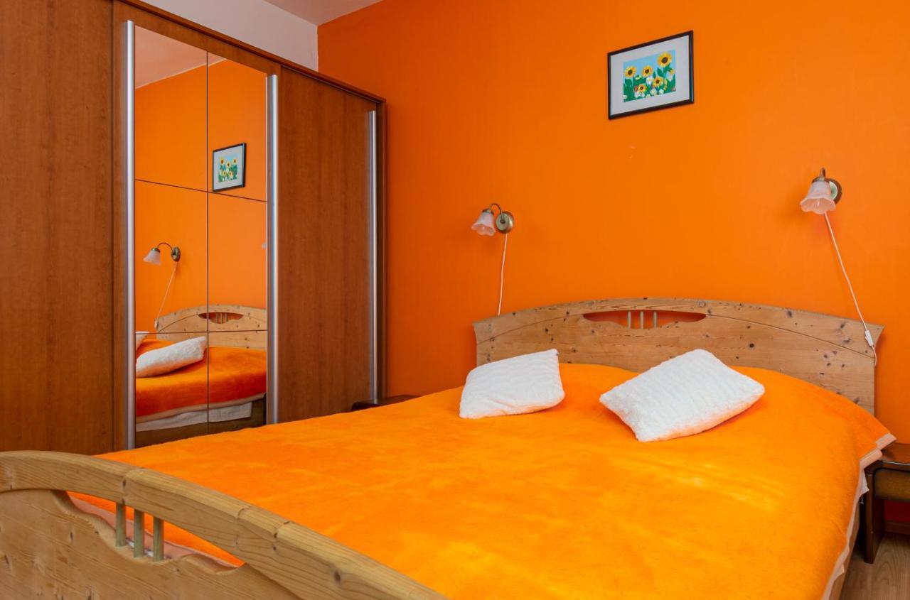 Apartment Adriana On Peaceful Location With Pool Pula Exterior photo